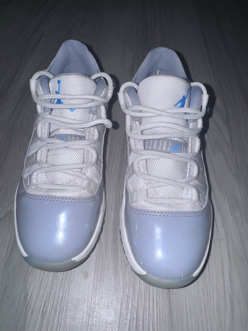 Jordan Kids Low-Top Sneakers in Light Blue and White